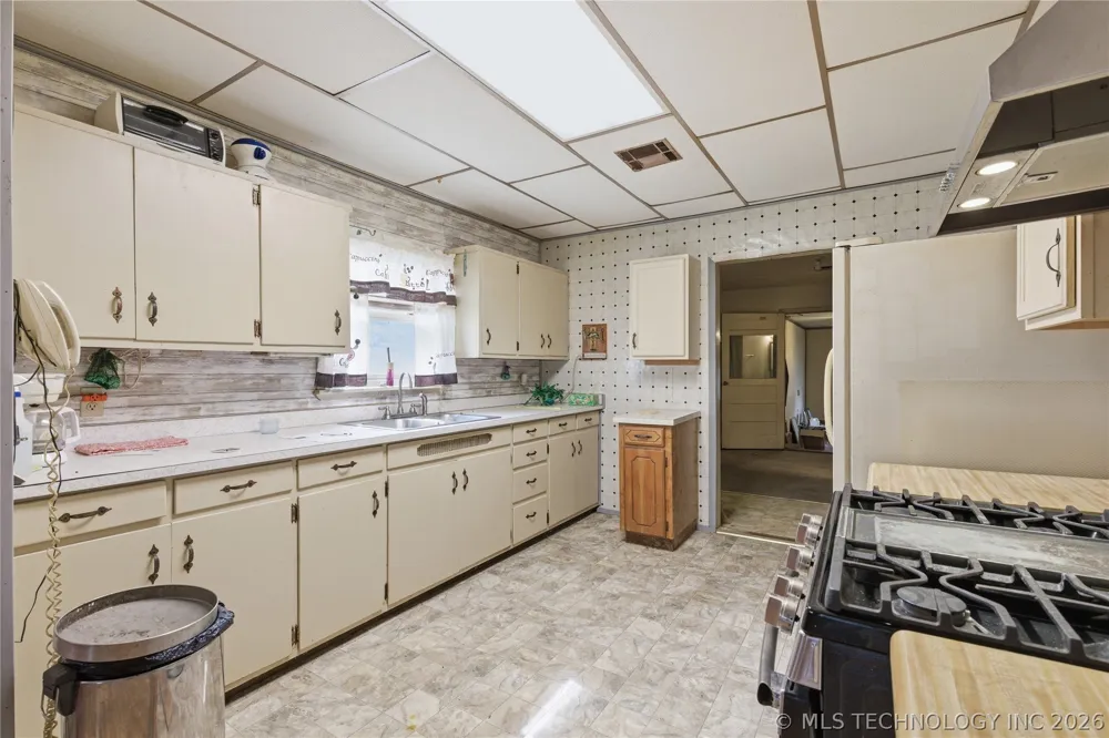 20571 County Road 1600 Stonewall, OK 74871