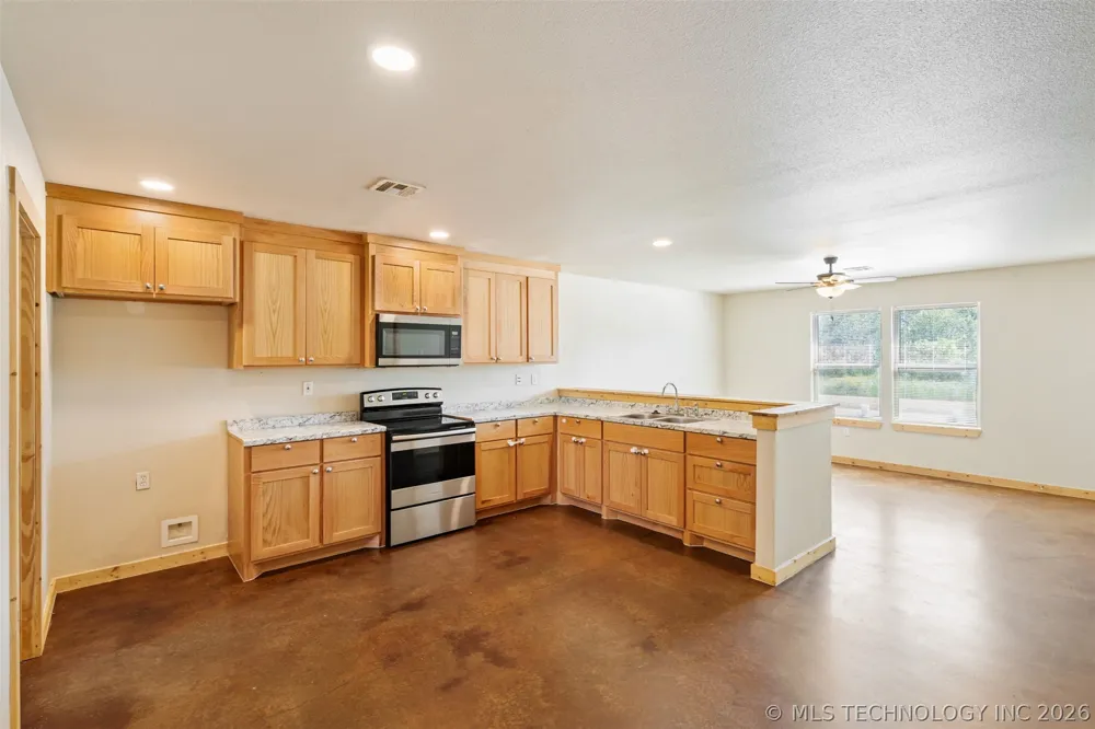 13001 Owen Lane #13003 Thackerville, OK 73459
