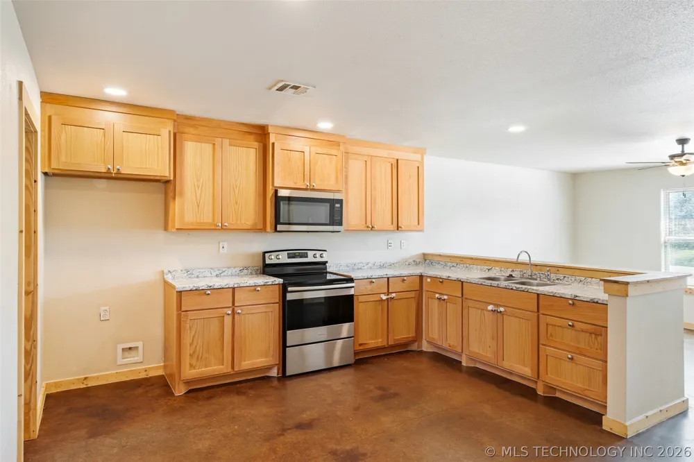 13001 Owen Lane #13003 Thackerville, OK 73459