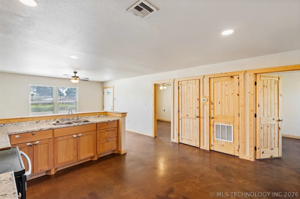13001 Owen Lane #13003 Thackerville, OK 73459