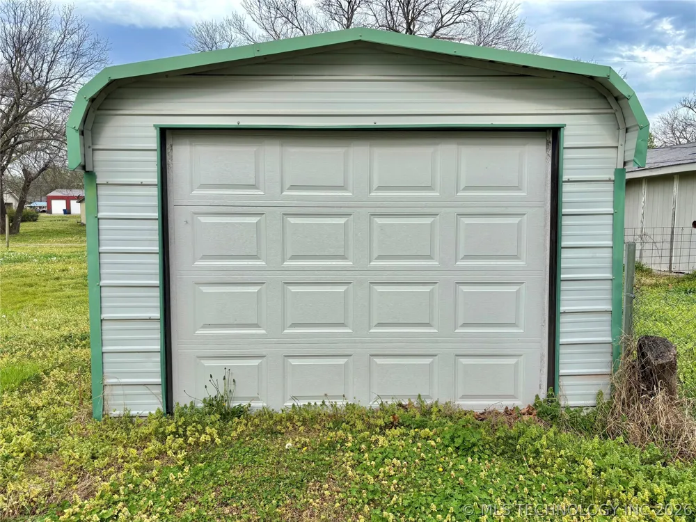 447 Thompson Vinita, OK 74301