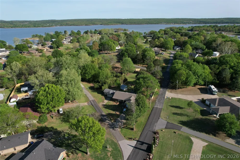 20 Brookwood Drive Eufaula, OK 74432