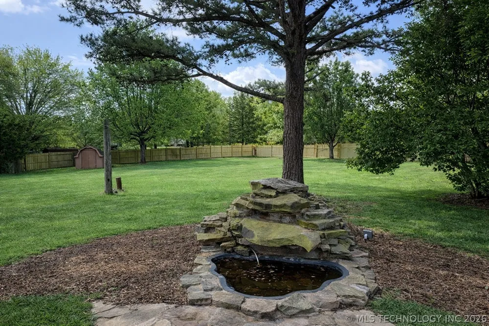 20 Brookwood Drive Eufaula, OK 74432