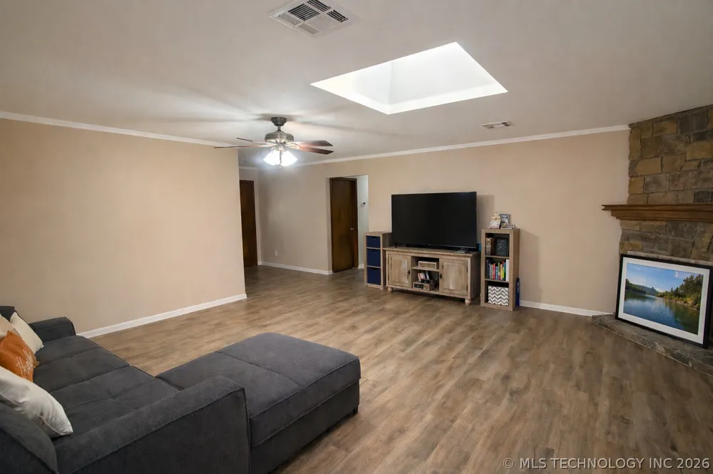 20 Brookwood Drive Eufaula, OK 74432