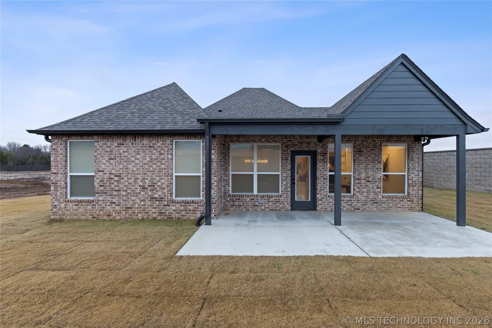 3709 W Laredo Street Broken Arrow, OK 74012