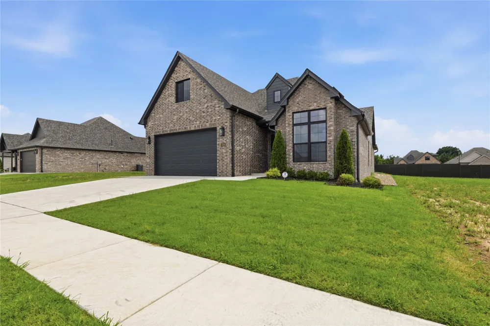 3709 W Laredo Street Broken Arrow, OK 74012