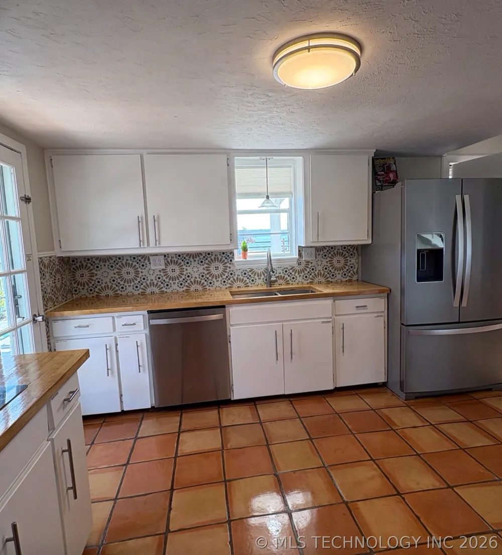 1498 Wagon Train Road Kingston, OK 73439