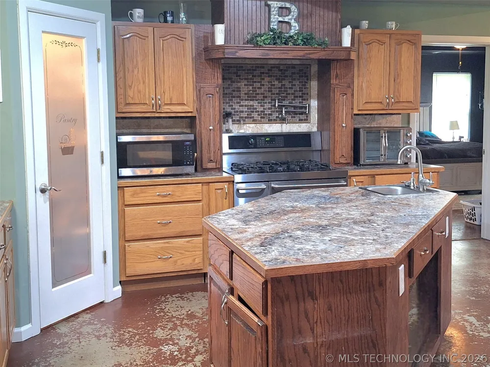 1102 Vinson Lane Allen, OK 74825
