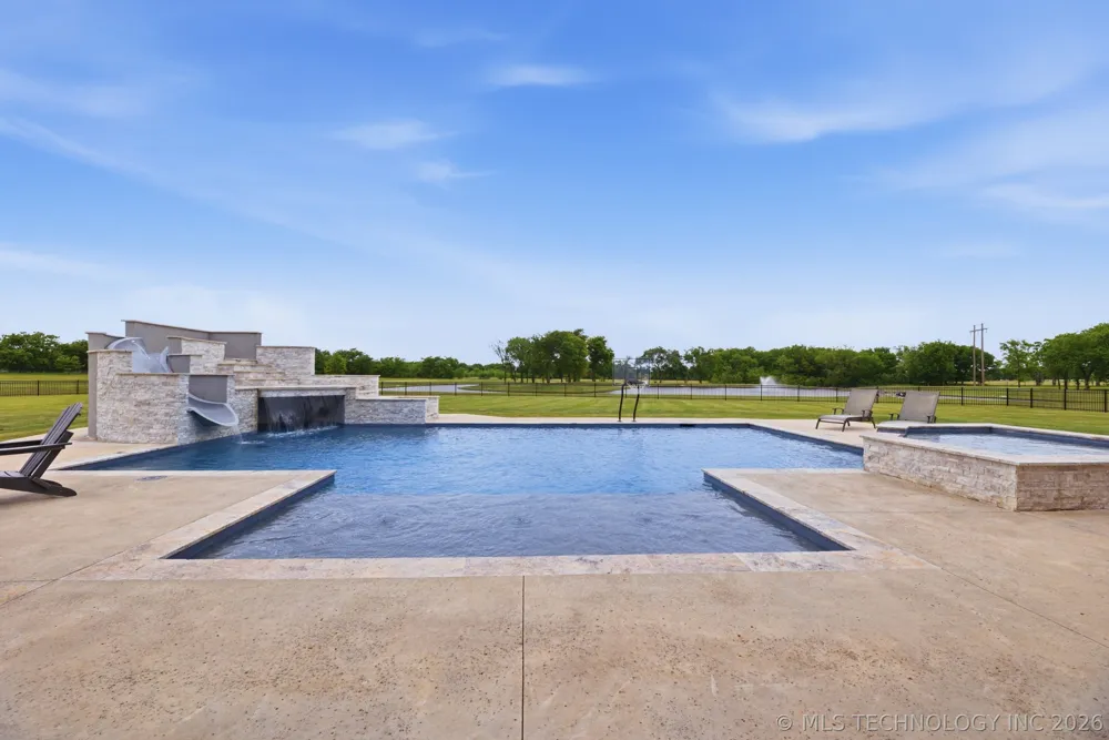 16924 S 31st East Avenue Mounds, OK 74047