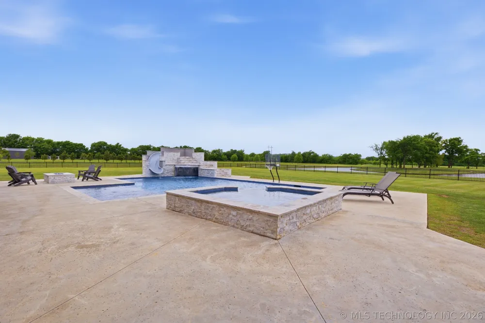 16924 S 31st East Avenue Mounds, OK 74047