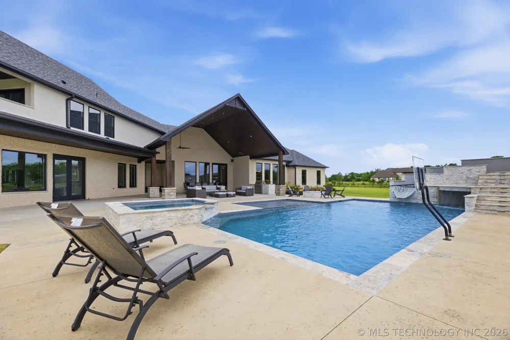 16924 S 31st East Avenue Mounds, OK 74047