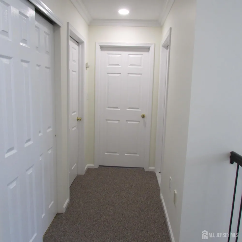 29 Tall Oaks Court Parlin, NJ 08859