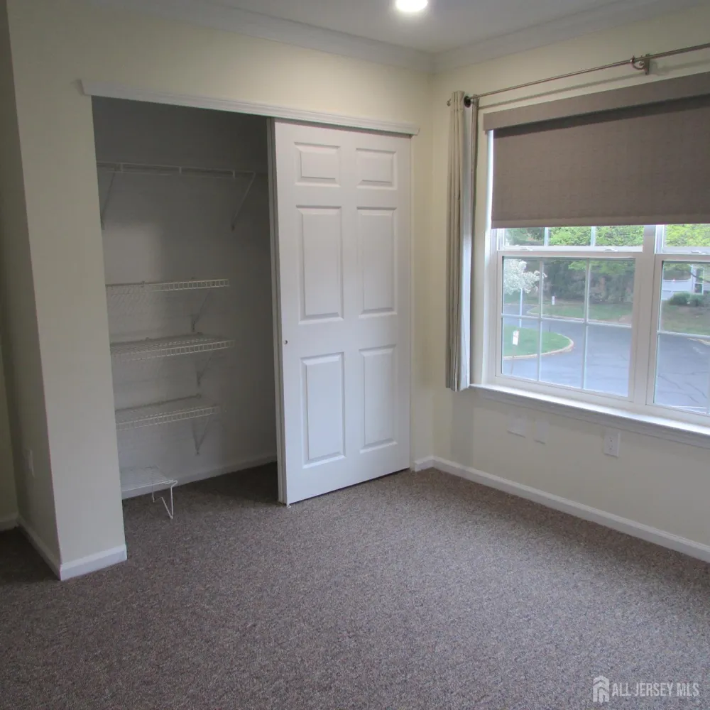 29 Tall Oaks Court Parlin, NJ 08859