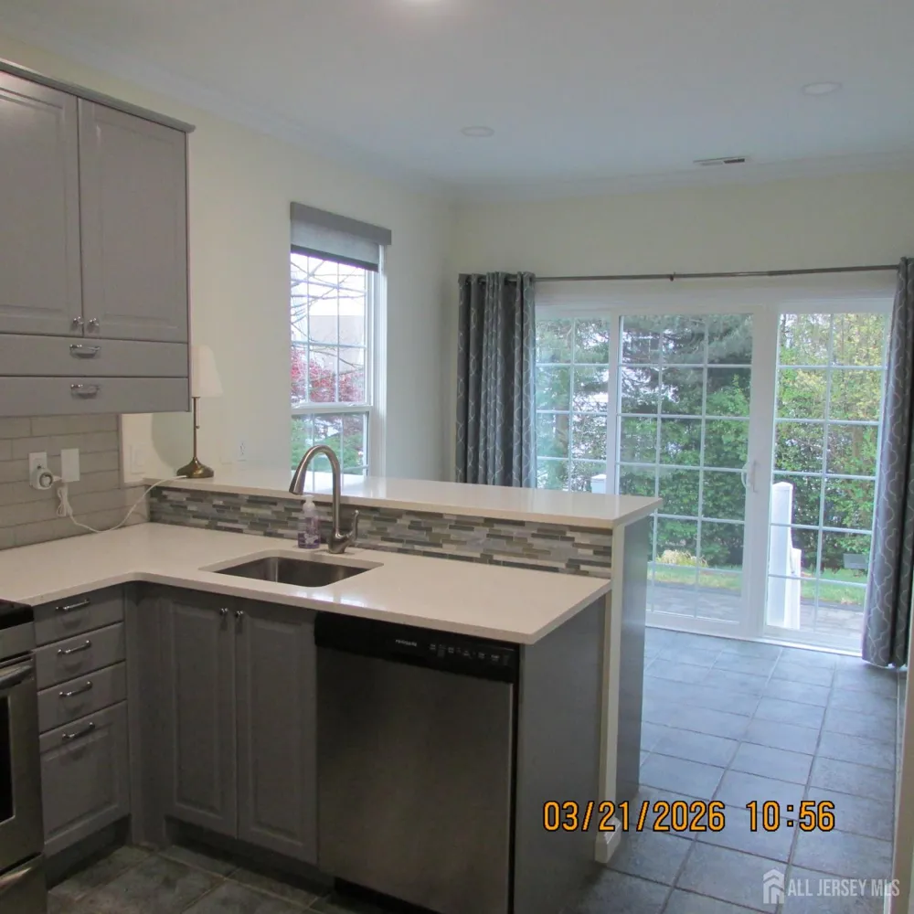 29 Tall Oaks Court Parlin, NJ 08859