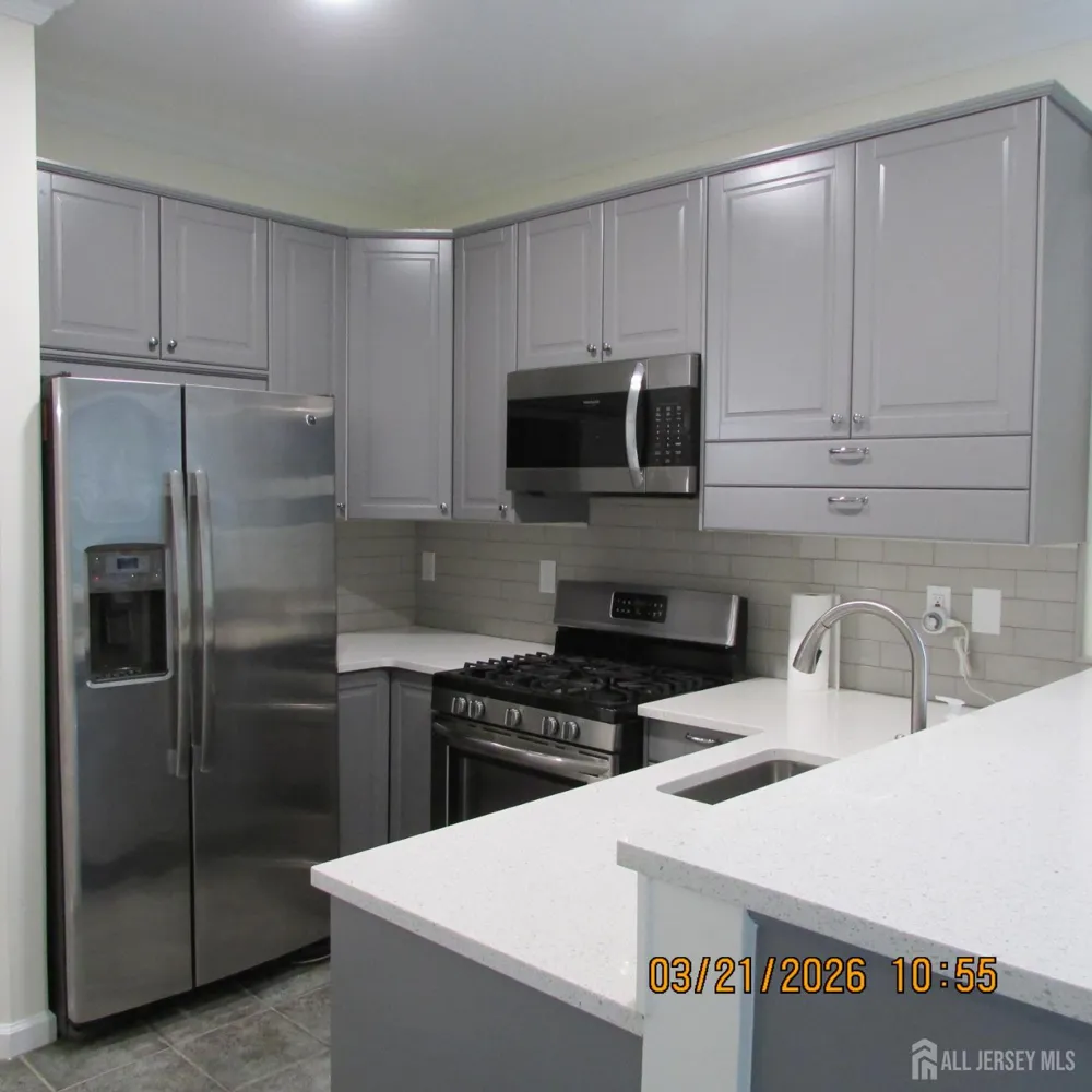 29 Tall Oaks Court Parlin, NJ 08859