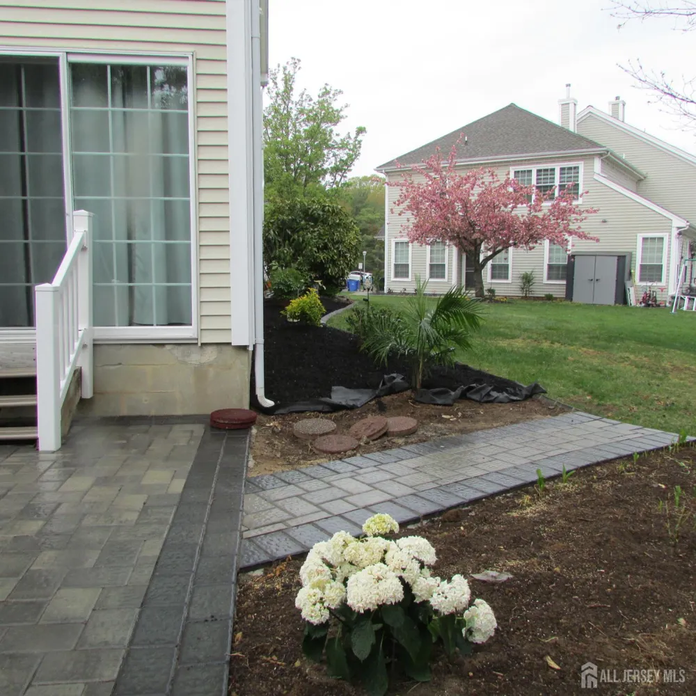 29 Tall Oaks Court Parlin, NJ 08859