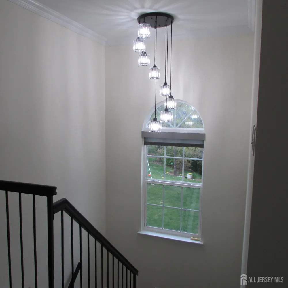 29 Tall Oaks Court Parlin, NJ 08859