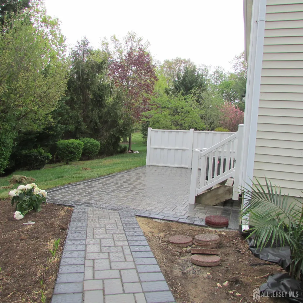 29 Tall Oaks Court Parlin, NJ 08859