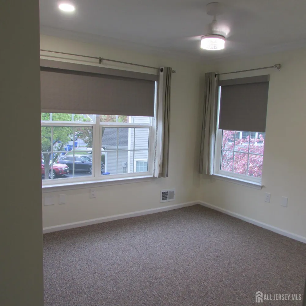 29 Tall Oaks Court Parlin, NJ 08859