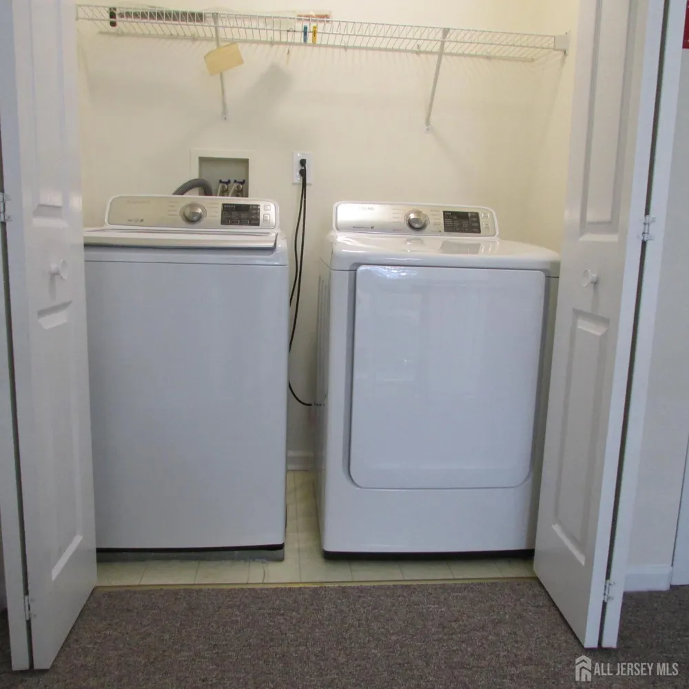 29 Tall Oaks Court Parlin, NJ 08859