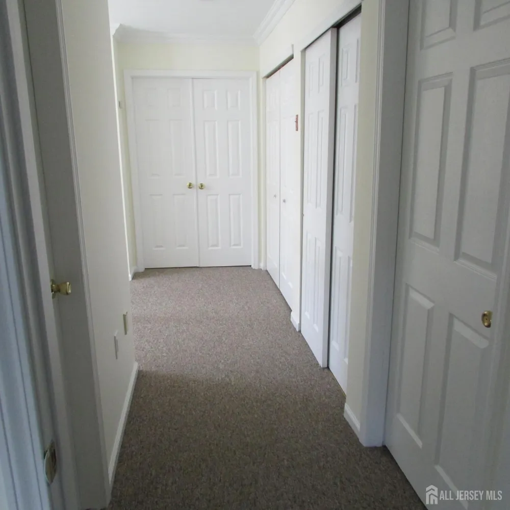 29 Tall Oaks Court Parlin, NJ 08859