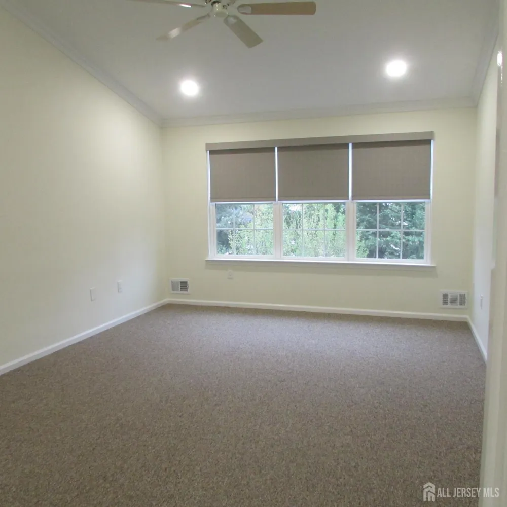 29 Tall Oaks Court Parlin, NJ 08859