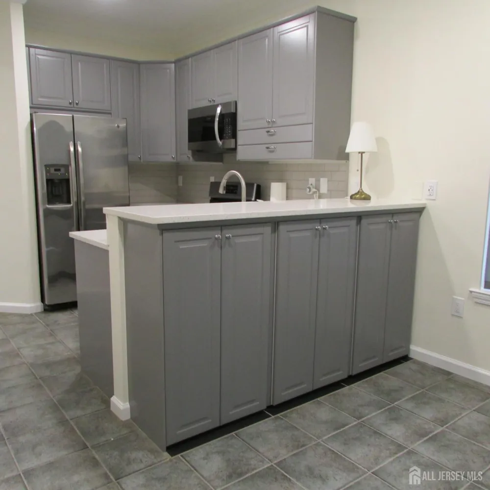 29 Tall Oaks Court Parlin, NJ 08859