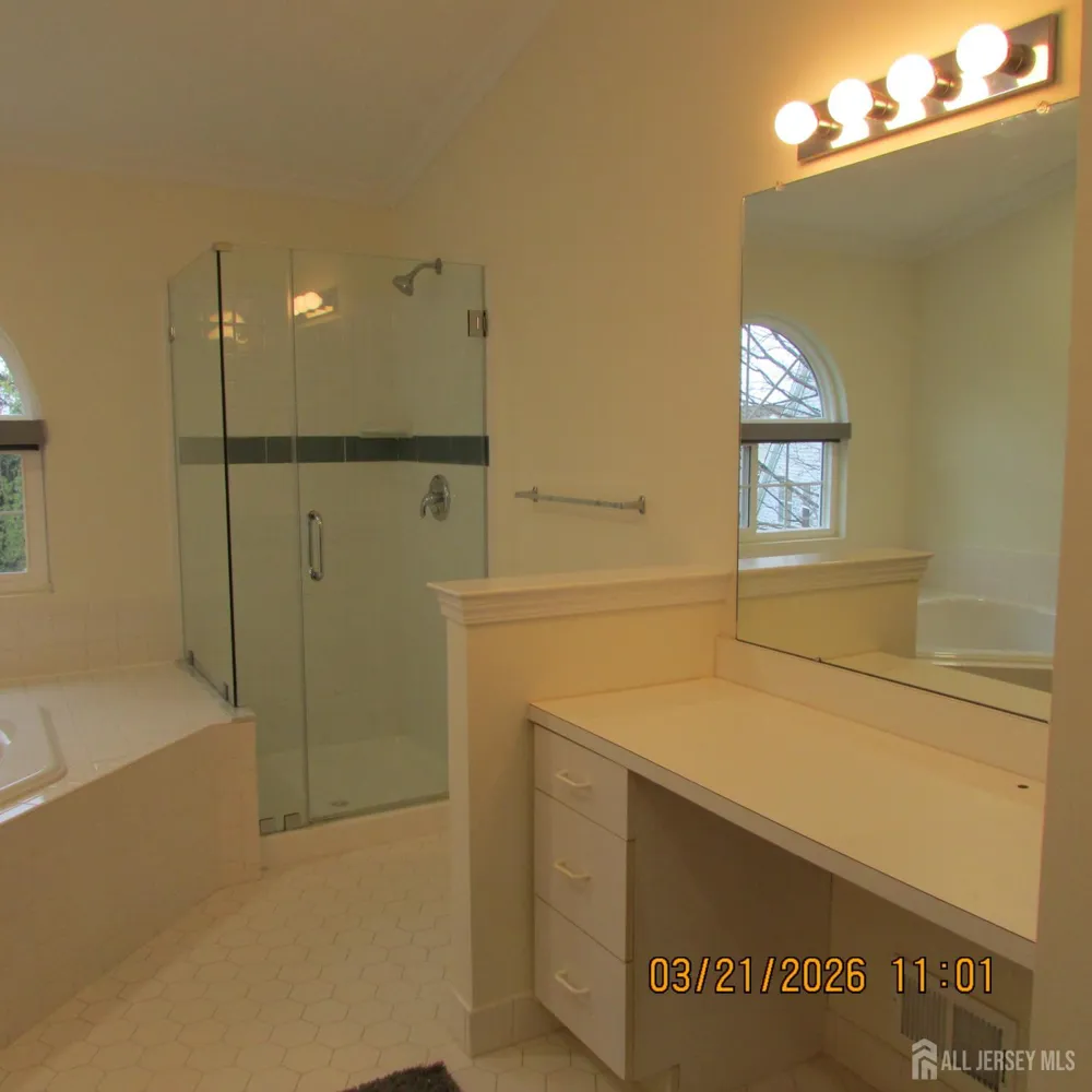 29 Tall Oaks Court Parlin, NJ 08859