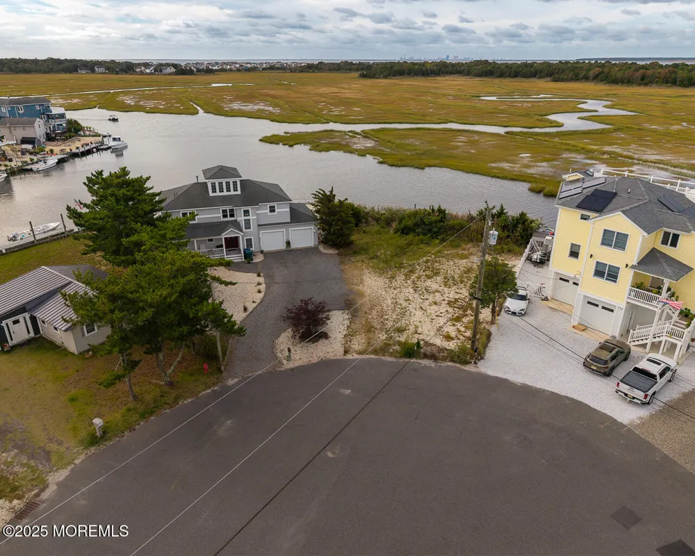 733 Twin Lakes Boulevard Little Egg Harbor, NJ 08087