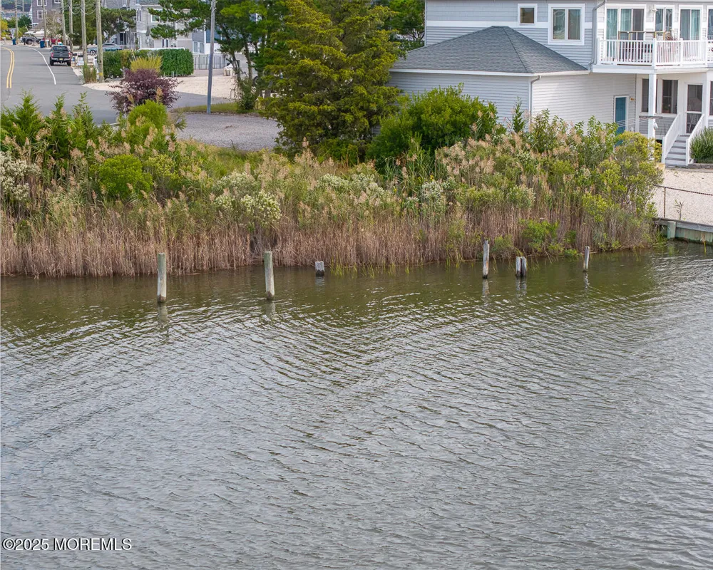 733 Twin Lakes Boulevard Little Egg Harbor, NJ 08087