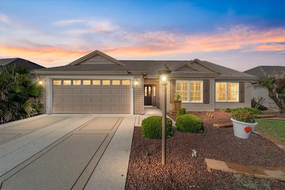 1109 ALCOVE LOOP The Villages, FL 32162