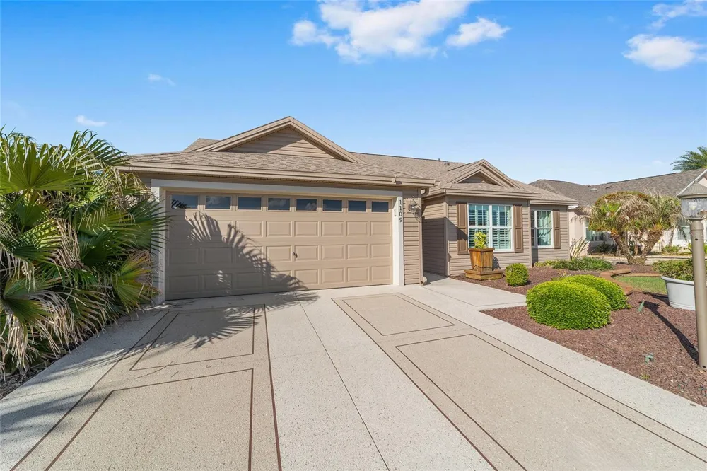 1109 ALCOVE LOOP The Villages, FL 32162