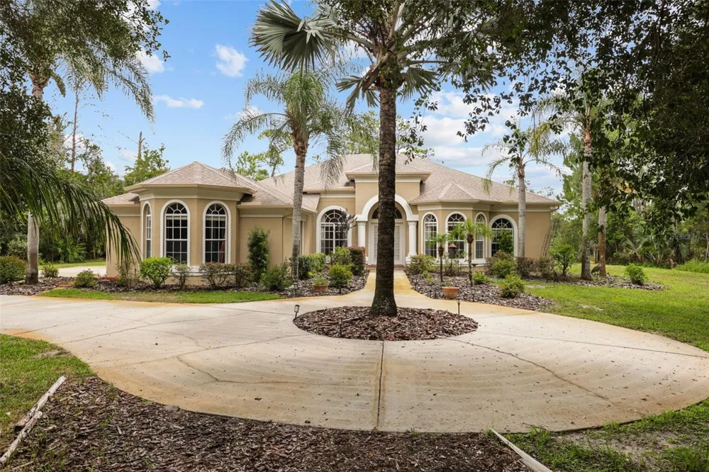 420 VALLEY STREAM DRIVE Geneva, FL 32732