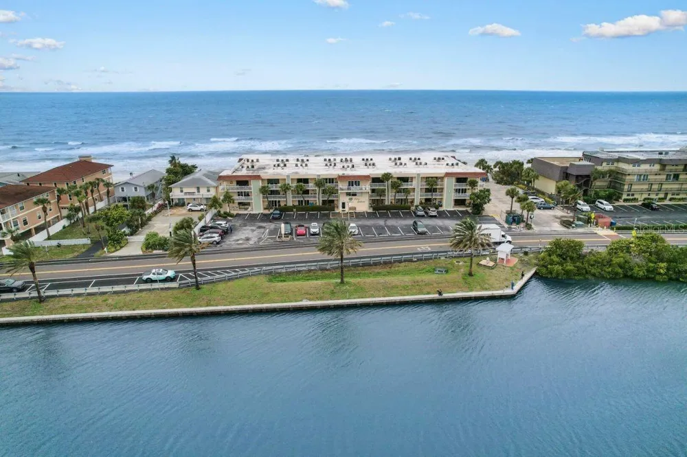 50 GULF BOULEVARD #206 Indian Rocks Beach, FL 33785