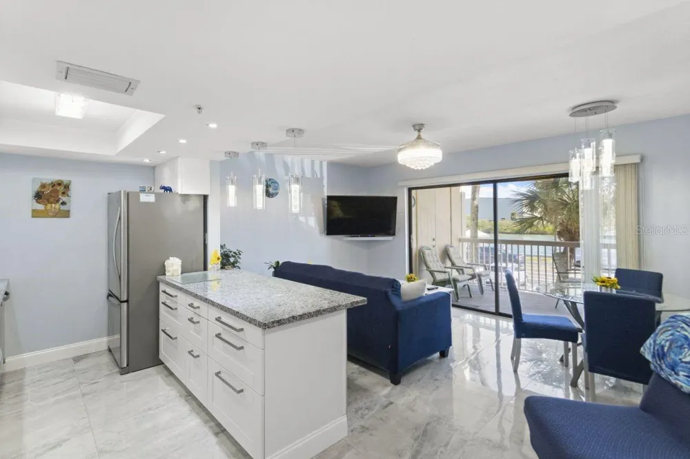 50 GULF BOULEVARD #206 Indian Rocks Beach, FL 33785