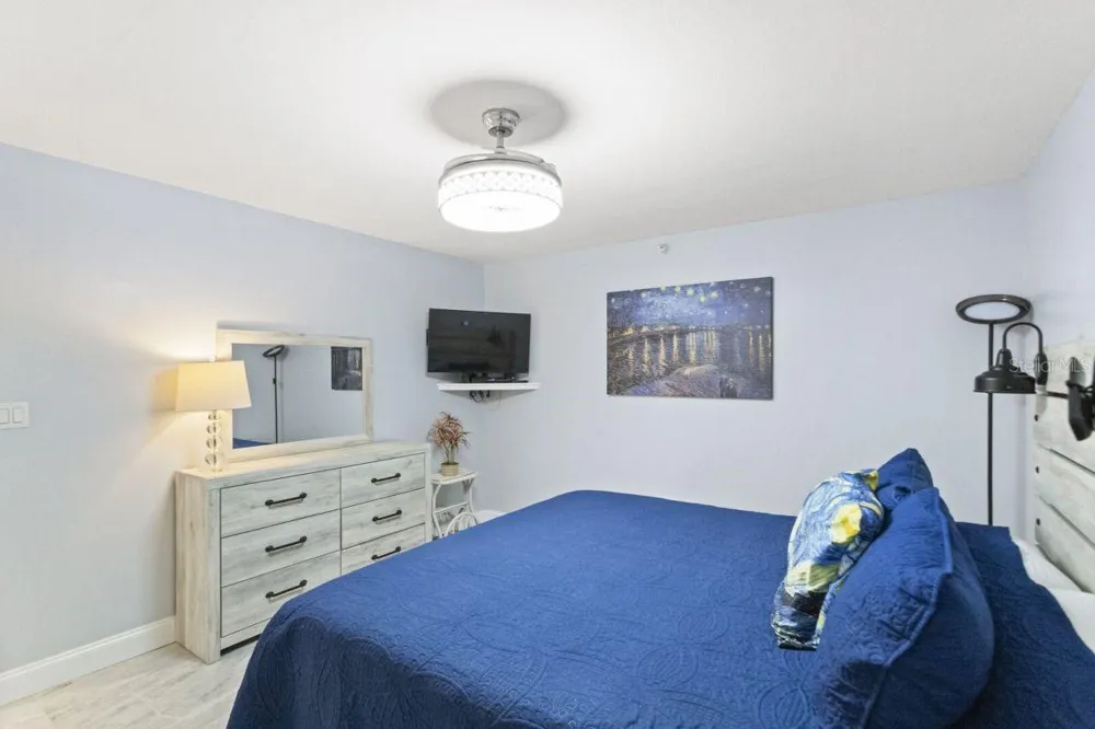 50 GULF BOULEVARD #206 Indian Rocks Beach, FL 33785