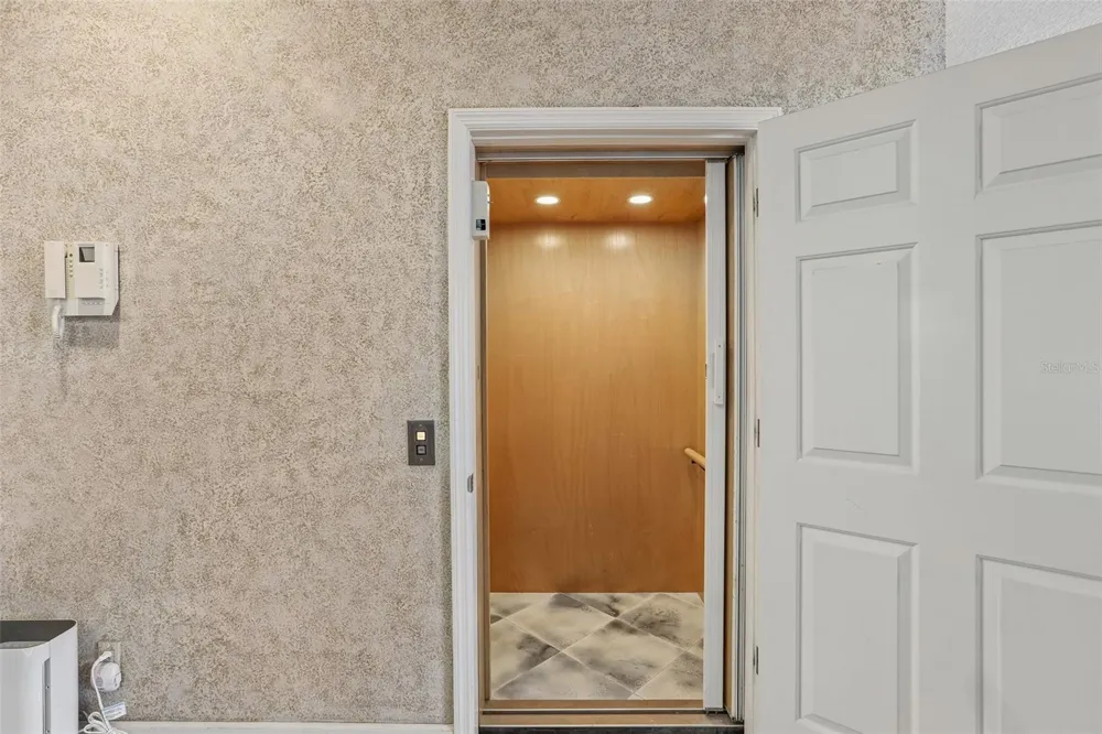 113 YACHT CLUB CIRCLE North Redington Beach, FL 33708