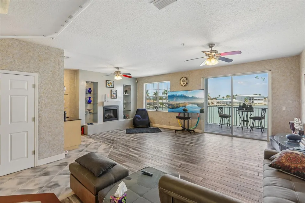 113 YACHT CLUB CIRCLE North Redington Beach, FL 33708