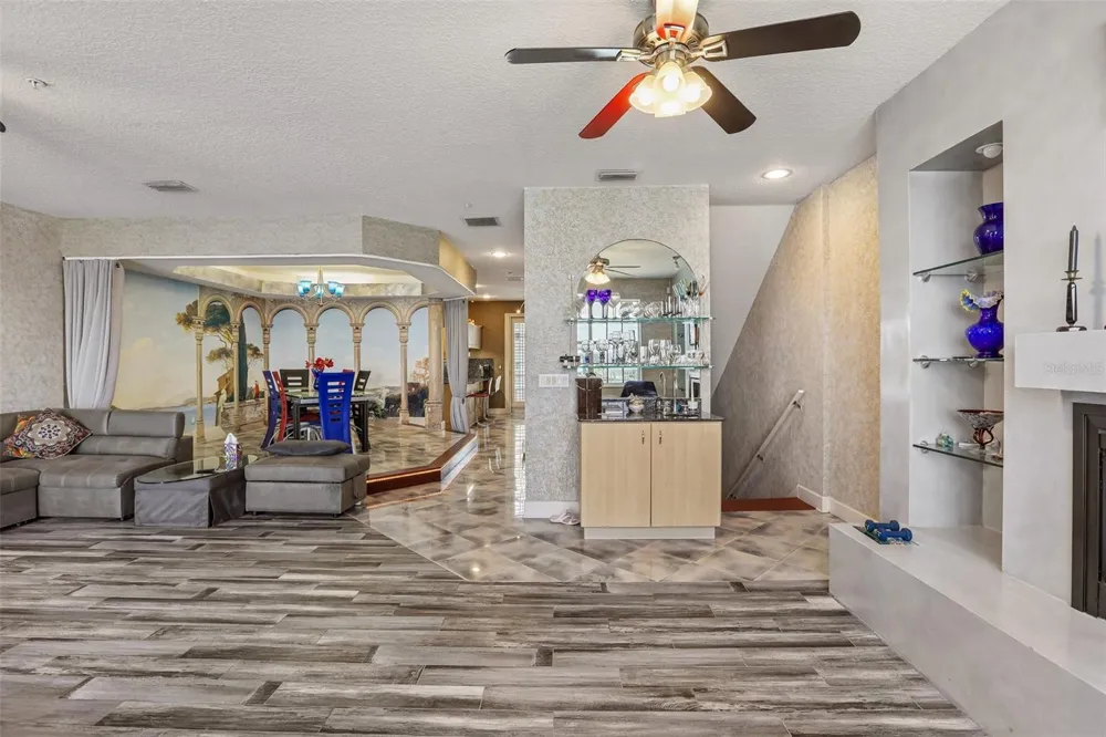 113 YACHT CLUB CIRCLE North Redington Beach, FL 33708