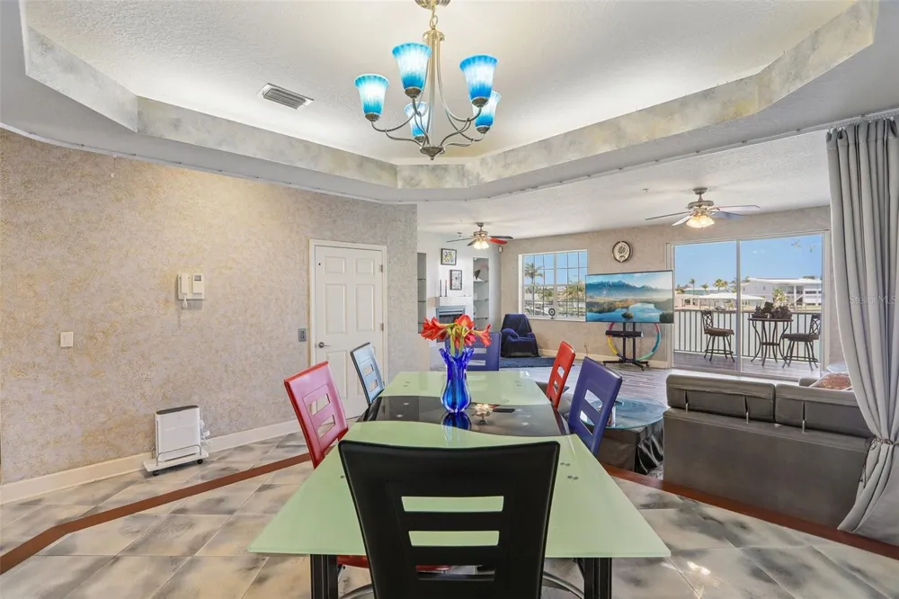 113 YACHT CLUB CIRCLE North Redington Beach, FL 33708
