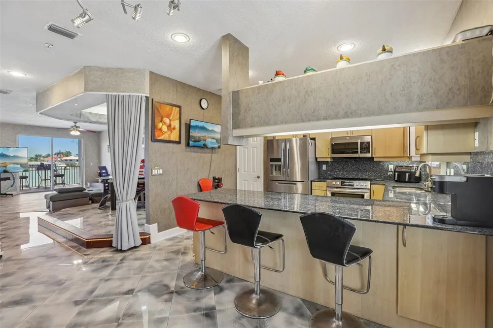113 YACHT CLUB CIRCLE North Redington Beach, FL 33708