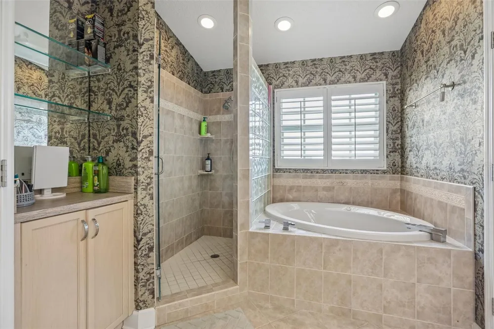 113 YACHT CLUB CIRCLE North Redington Beach, FL 33708