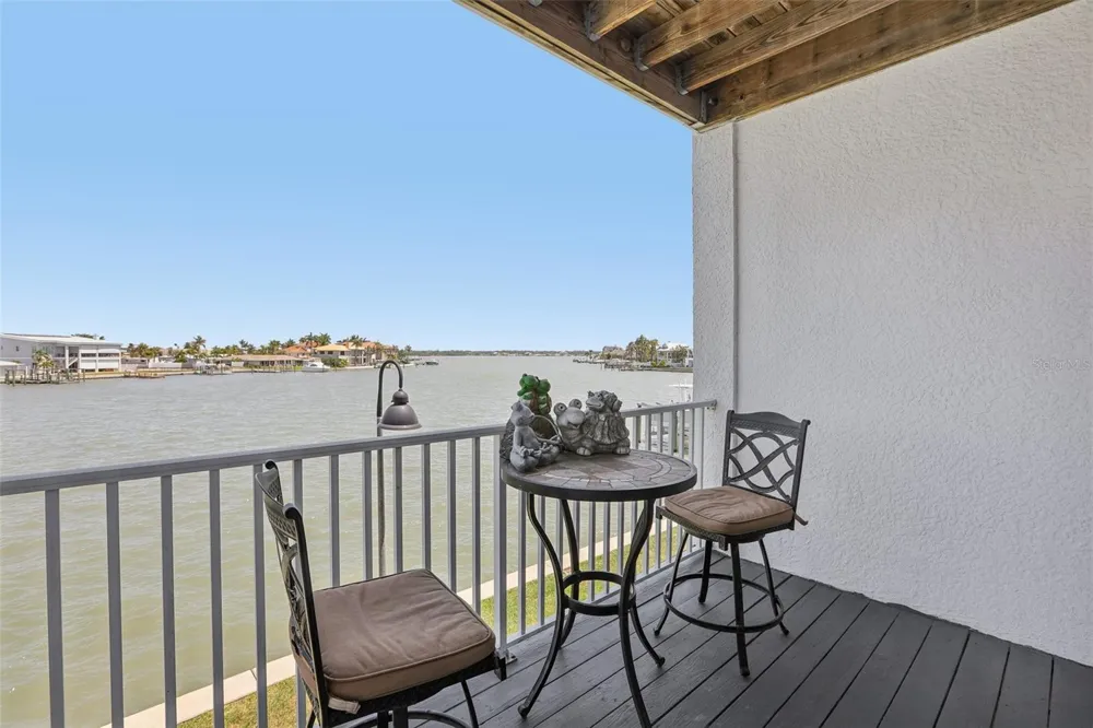 113 YACHT CLUB CIRCLE North Redington Beach, FL 33708