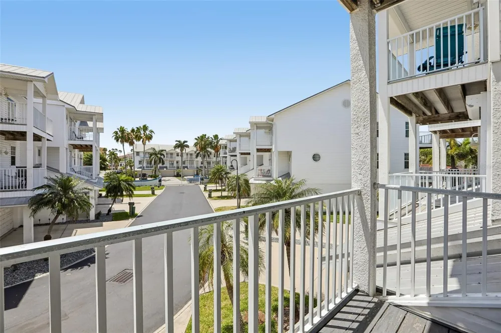 113 YACHT CLUB CIRCLE North Redington Beach, FL 33708