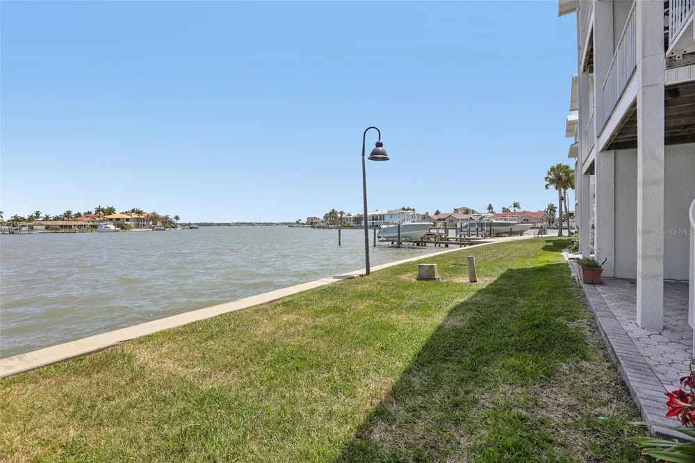113 YACHT CLUB CIRCLE North Redington Beach, FL 33708