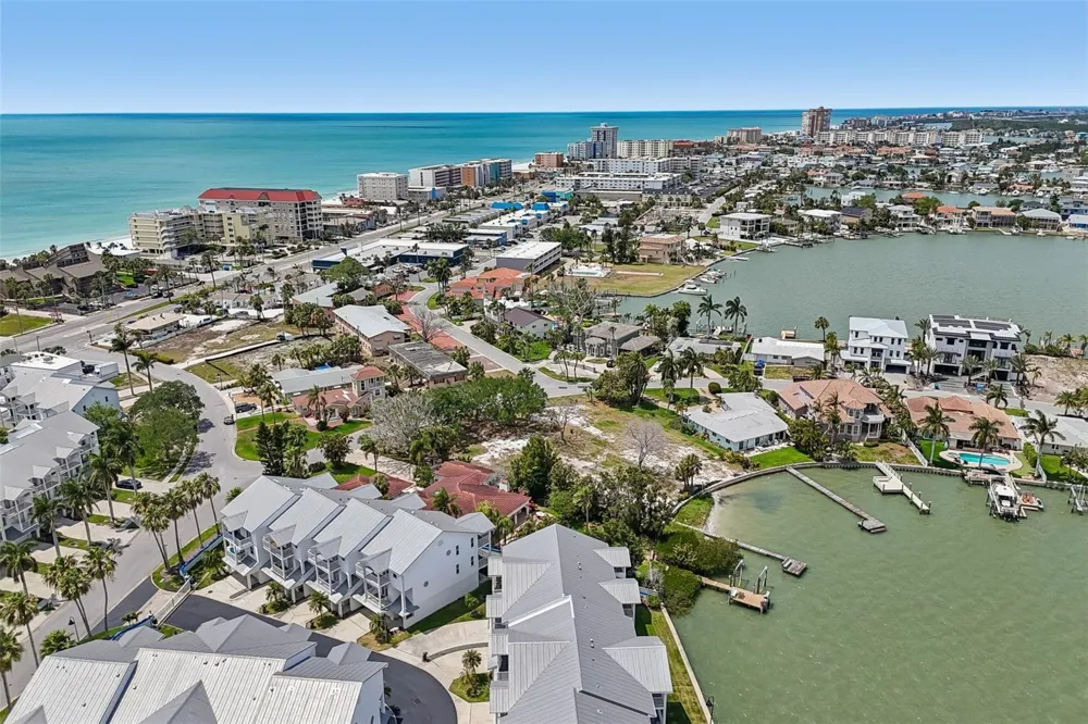 113 YACHT CLUB CIRCLE North Redington Beach, FL 33708