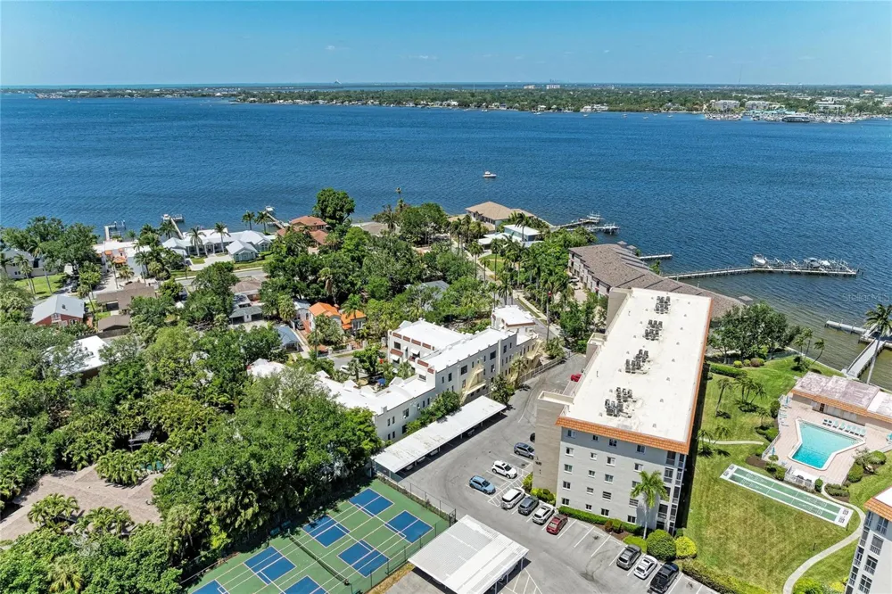 210 17TH STREET W #14 Bradenton, FL 34205