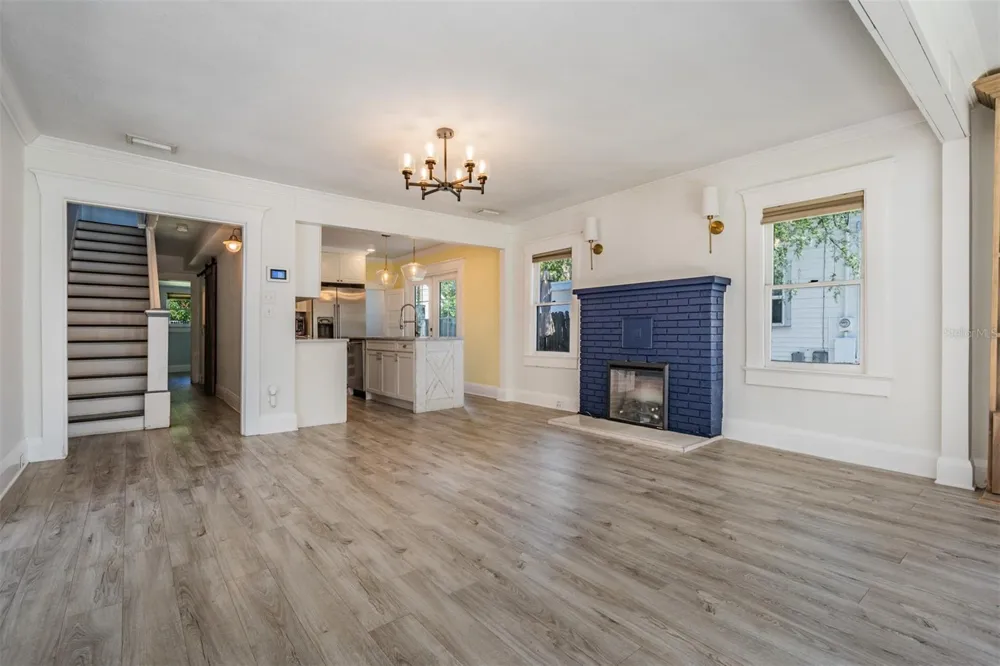 4109 SEMINOLE AVENUE Tampa, FL 33603