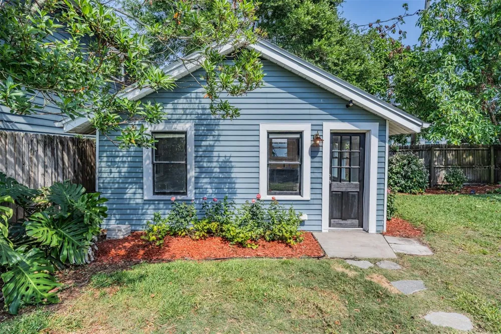 4109 SEMINOLE AVENUE Tampa, FL 33603