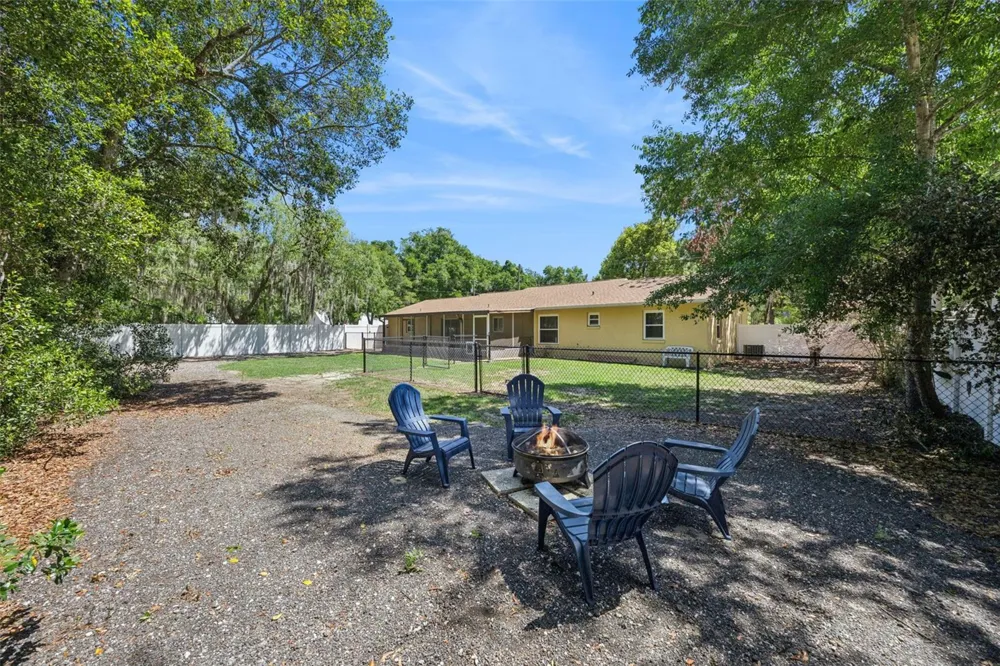 80 WHITCOMB AVENUE Umatilla, FL 32784